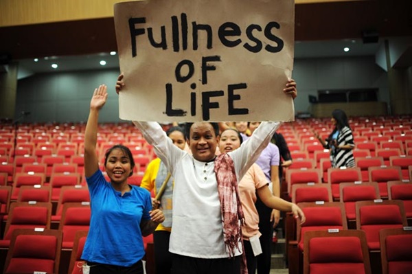 ICF_Young_ecumenists_address_new_realities_700x466