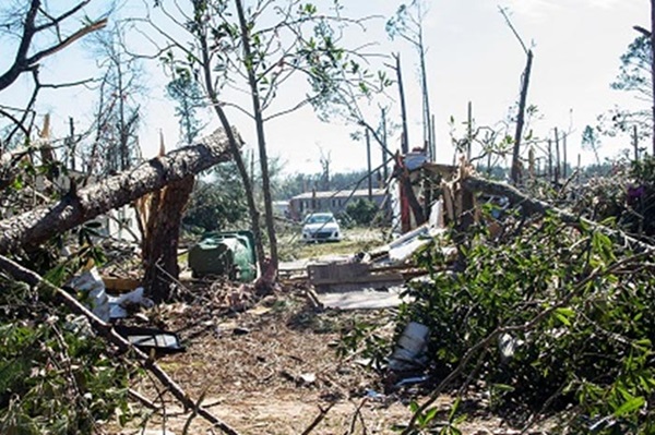 UMCOR_church_responds_to_SG_tornadoes_700x466