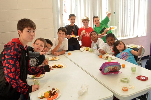 WSF_Saugerties_UMC_serve_up_taco_700x466
