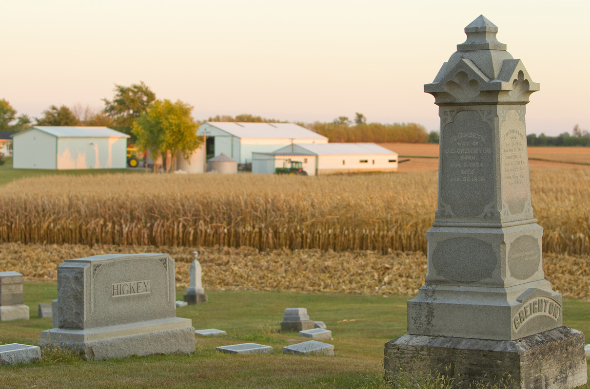 Le ministère auprès des mourants et de ceux qui pleurent est un ministère vital des pasteurs méthodistes unis. Photo de Mike DuBose, United Methodist Communications.
