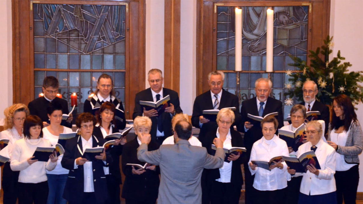 The choir at Plauen United Methodist Church in Sachsen, Germany, sings Christmas music. Photo courtesy of Klaus Ulrich Ruof.