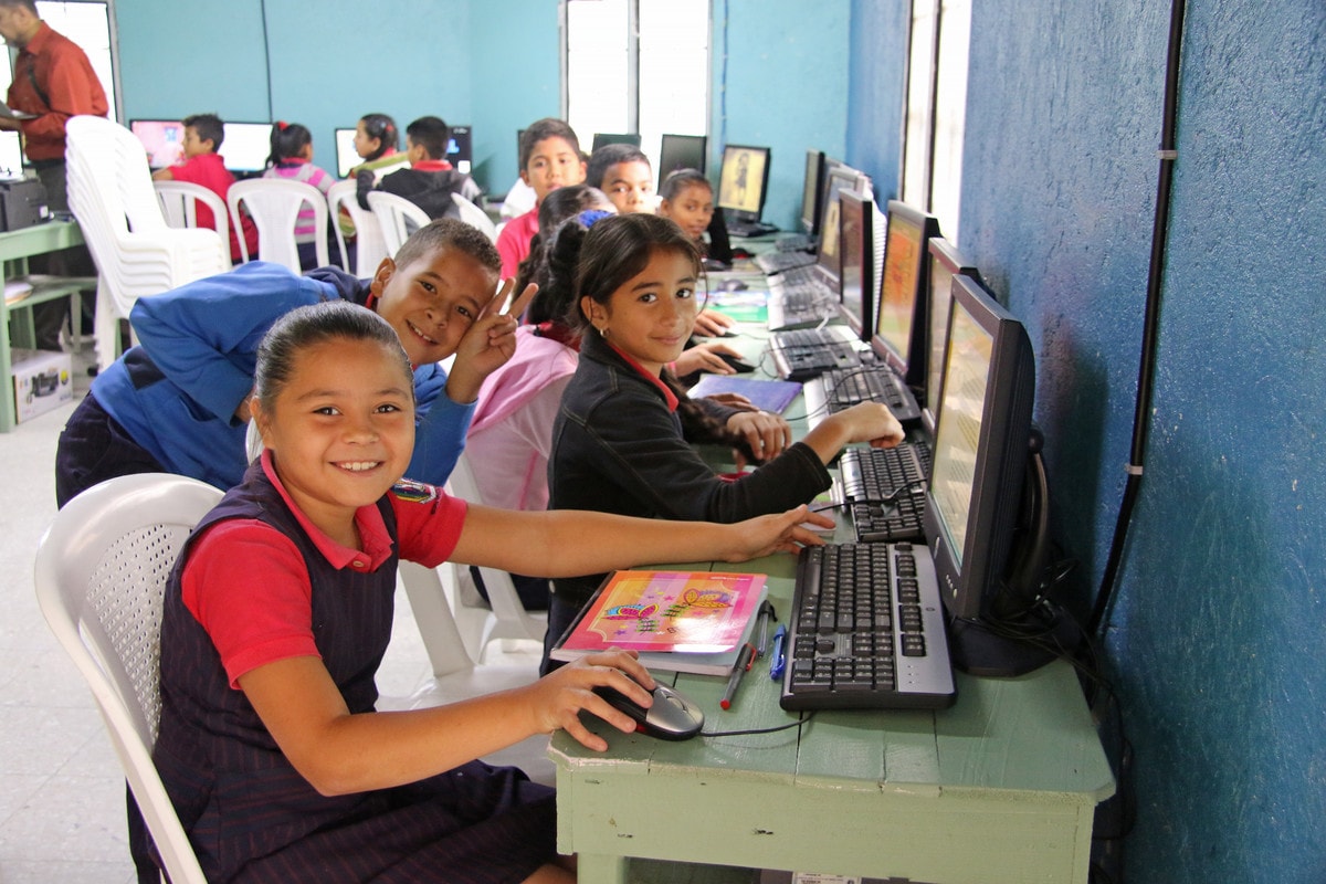 Students at John Wesley College in Ciudad España, Honduras 2017.