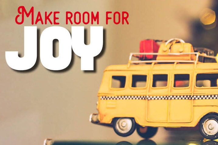 As United Methodists pack to travel for the holidays, we are reminded to let go of negativity, freeing us to receive Christmas joy. Image by Troy Dossett, United Methodist Communications.