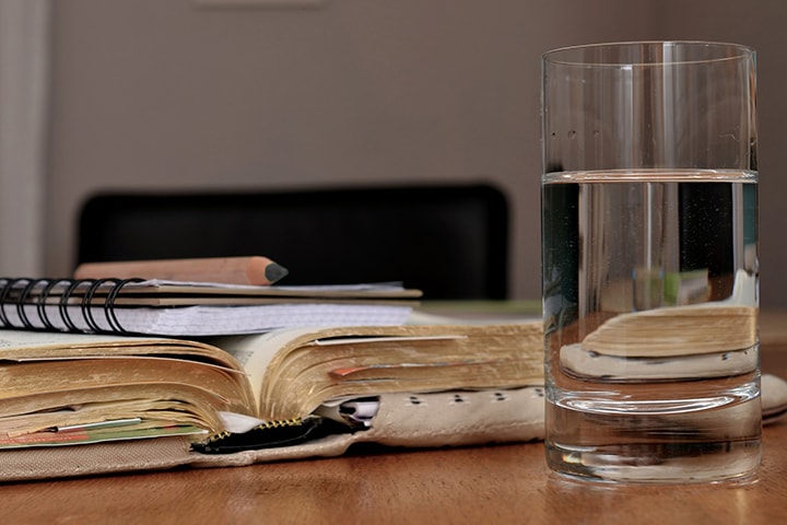 Fasting by limiting food and drink, accompanied by prayer and devotional reading, is an important spiritual practice to draw closer to God. Photo by congerdesign, courtesy of Pixabay.