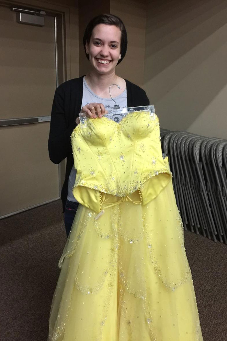 Churches Offer Free Formal Wear And God S Love To Teens The