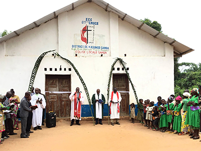 Bishop Unda visits remote areas of Congo for first time