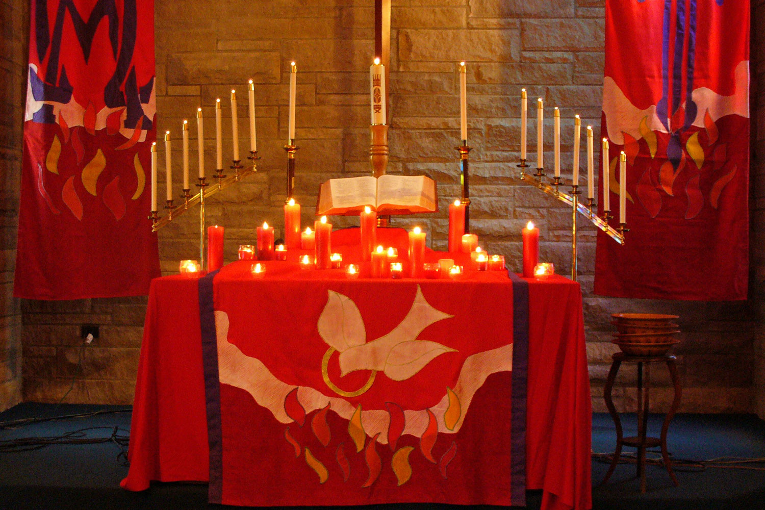 On Pentecost Sunday 2020, many of us will not see the red paraments in person. Image by FatherRon2011 - Own work, CC BY-SA 3.0, via Wikimedia Commons.