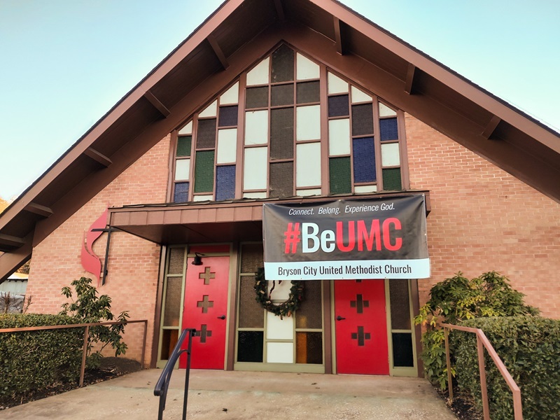 Members of Bryson City United Methodist Church, Bryson City, North Carolina pose in front of their #BeUMC sign.
