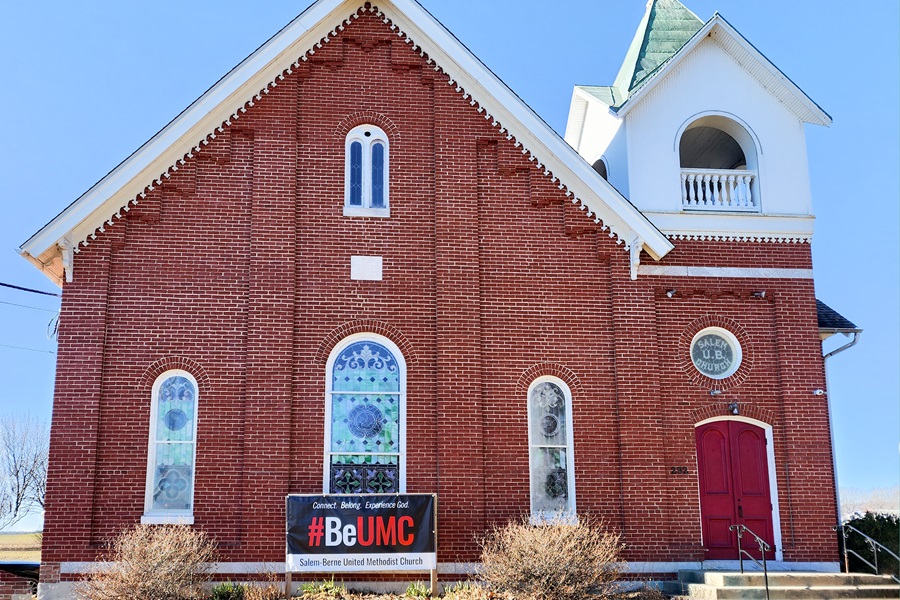 Members of Salem-Berne United Methodist Church, Hamburg, Pennsylvania pose in front of their #BeUMC sign.