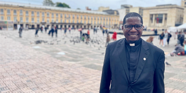Rev. Dr Kenneth Mtata in Bogota, Colombia. Photo: Marcelo Schneider/WCC Rev. Dr Kenneth Mtata in Bogota, Colombia. Photo: Marcelo Schneider/WCC