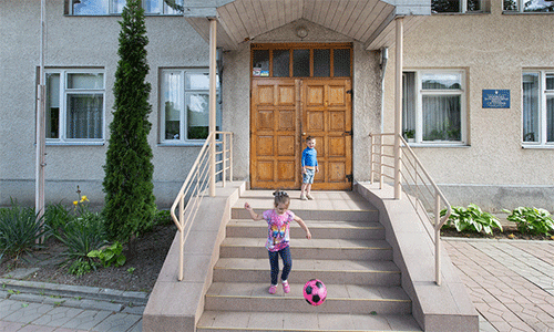 Children play outside the Onokivtsi Secondary School near Uzhhorod, Ukraine. United Methodists are helping support a shelter there for Ukrainians fleeing the war with Russia. (Photo: Mike DuBose, UM News)