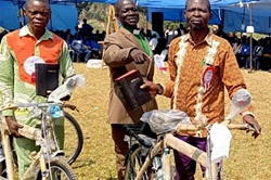 Churches across the Texas Conference of The UMC raised funds to send 587 Bibles and 150 bicycles to the North Katanga Conference for evangelism.
