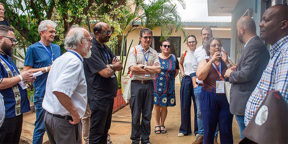On 18 October, WCC general secretary Rev. Prof. Dr Jerry Pillay (in black) and the ecumenical guests of the 34th General Council of the Evangelical Church of the Lutheran Confession in Brazil (IECLB) visited the "Cantinho do Girassol", a church center for education and care for children supported by the Brasília congregation of the IECLB.  Photo:  Marcelo Schneider/WCC