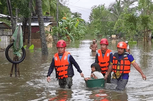 The United Methodist Committee on Relief partnered with the Manila Episcopal Area Disaster Management Office to serve a community that often becomes flooded.