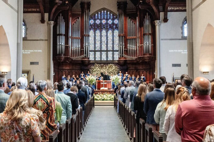 Vista del santuario de la Iglesia Metodista Unida Highland Park, en Dallas. El consejo de la iglesia recomienda que sus miembros voten a favor de romper los vínculos con La Iglesia Metodista Unida, tras una demanda civil presentada por la Conferencia Anual Horizon Texas. La votación se llevará a cabo en la iglesia los días 25 y 26 de octubre. Foto cortesía de la Iglesia Metodista Unida Highland Park.
